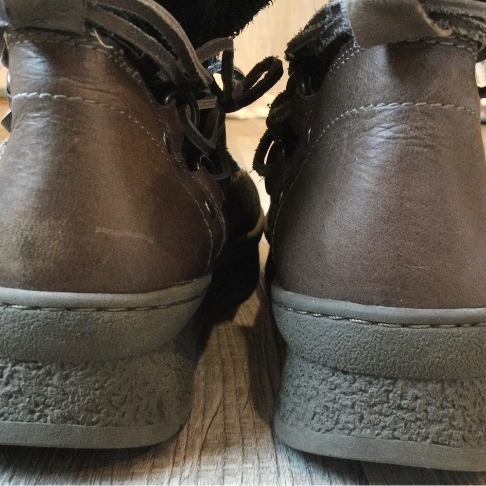 OTBT Leather Slope Boot - Picture 5 of 11